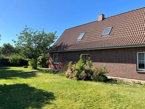 Seitenansicht mit Garten - 