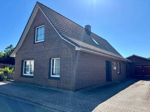Ansicht mit Auffahrt - 