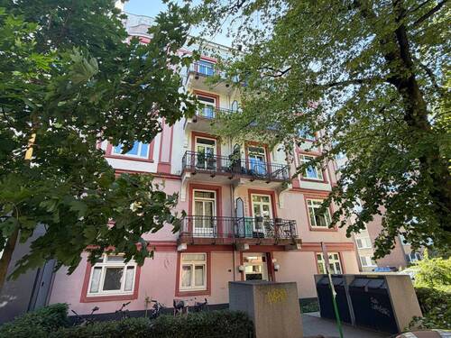 Hausansicht - Moderne Stadtwohnung im Jugendstilhaus - attraktiv vermietete 1,5-Zimmer-Wohnung in Uhlenhorst