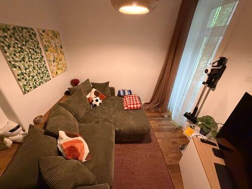 Wohnzimmer - 1 Zimmer Etagenwohnung zum Kaufen in Hamburg