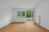 Raum OG mit Zugang Balkon - 