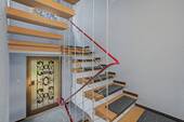 Treppenhaus + Hauseingang - 