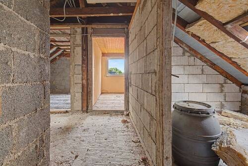 Dachgeschoss Raum 1 + Flur - 