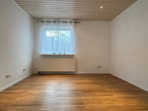 Büro/ Praxis - Büro mit 23,00 m&sup2; in Lehrensteinsfeld zur Miete