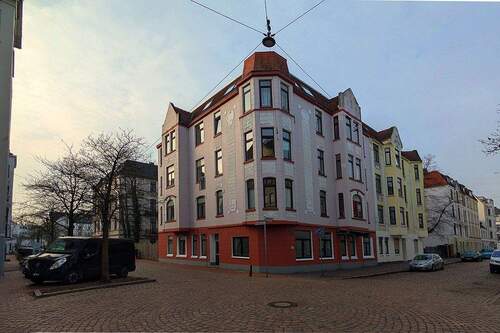 Frontansicht - - AUKTION 19.03.2026 - Mehrfamilienhaus (bereits in 10 ETW aufgeteilt) und Baugrundstück