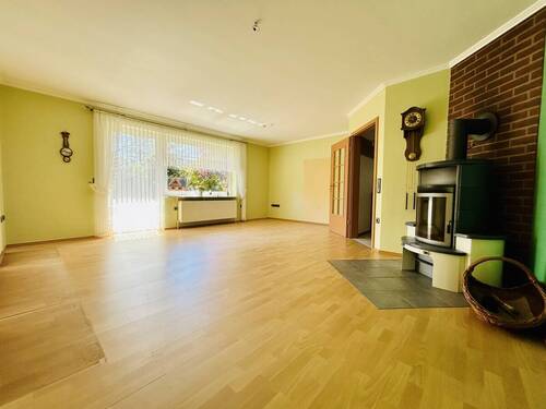 Wohnzimmer - 3 Zimmer Bungalow zum Kaufen in Estorf OT Gräpel