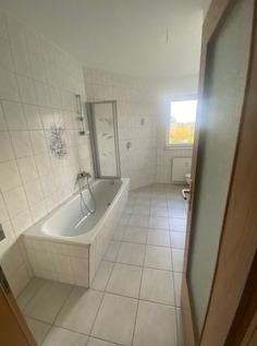 Badezimmer - 3 Zimmer Etagenwohnung zur Miete in Oelsnitz/Erzgebirge