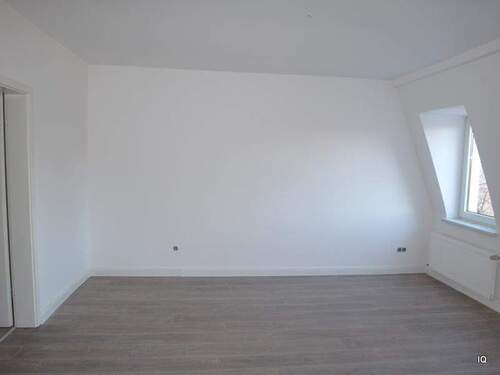 Wohnzimmer - 2 Zimmer Etagenwohnung in Dresden