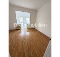 ** Frisch renovierte 3 Zimmer-Wohnung... Am Hamborner Altmarkt...** - Duisburg / Alt-Hamborn