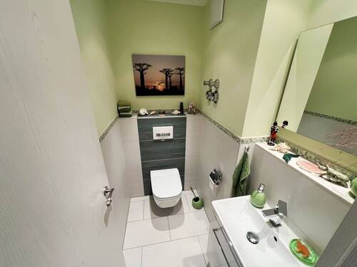 separates, renoviertes WC - 