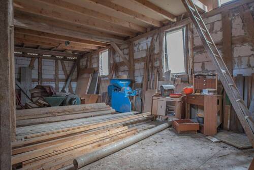 Stallungen / Scheune - 
