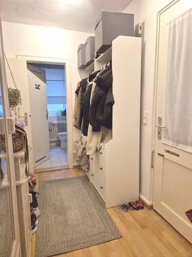 Flur - 3 Zimmer Etagenwohnung in Braunschweig