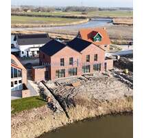 M 607: NUR NOCH EINE HÄLFTE VERFÜGBAR! Unverbaubarer Blick! Moderne und energieeffizienten Doppelhaushälfte mit Carport in Neuharlingerlsiel! - Neuharlingersiel Seriem