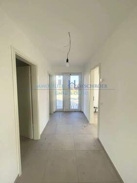 Flur EG - Doppelhaushälfte mit 140,00 m&sup2; in Neuharlingersiel zur Miete