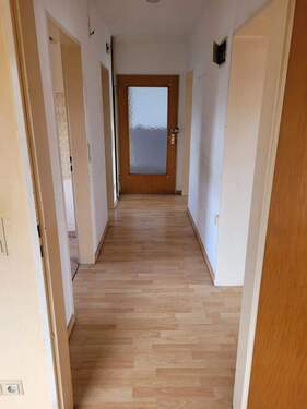 Flur - Etagenwohnung mit 65,00 m² in Böhl Iggelheim zur Miete