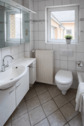 Gepflegtes Bad im Erdgeschoss - 