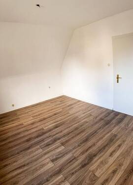 Schlafräume mit Laminat ausgestattet - 