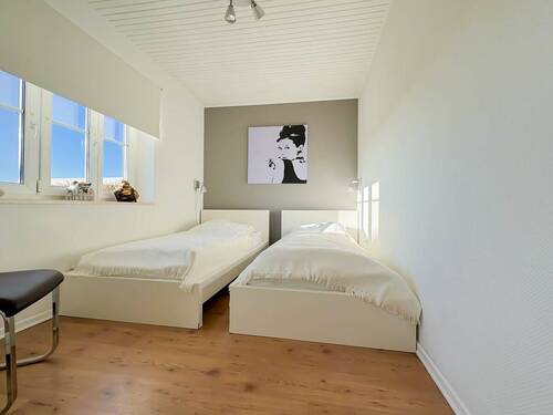 2. Schlafzimmer.jpg - Einfamilienhaus mit 170,00 m² in Sylt zum Kaufen
