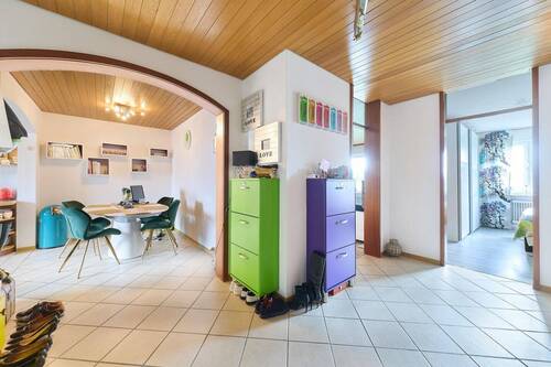 Flur - Gemütliche 3,5-Zimmerwohnung mit viel Grün und toller Aussicht