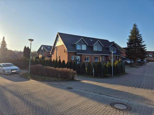 1 - Modernisiertes Reihenendhaus mit durchdachter Raumaufteilung auf drei Ebenen