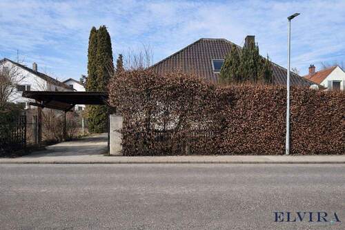 Einfahrt - 8 Zimmer Mehrfamilienhaus, Wohnhaus zum Kaufen in München