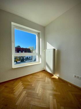 Kinderzimmer/Büro - 