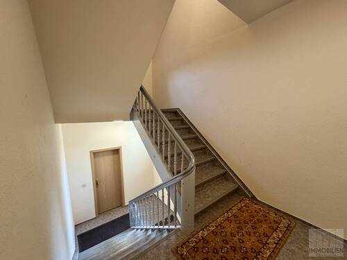 Gepflegtes Treppenhaus - Mehrfamilienhaus, Wohnhaus zum Kaufen in Schwarzatal OT Lichtenhain