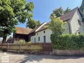 Außenansicht - Wohnhaus mit großem Scheunenanbau in ruhiger Lage