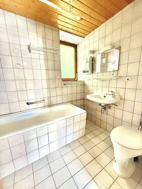 Badezimmer - Einfamilienhaus mit 75,00 m² in Vohenstrauß zum Kaufen