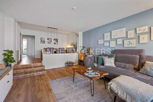 Blick vom Wohnbereich in Richtung Essbereich in - Etagenwohnung mit 86,00 m² in Hamburg zum Kaufen