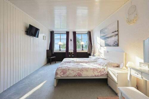 Schlafzimmer OG Haupthaus - 