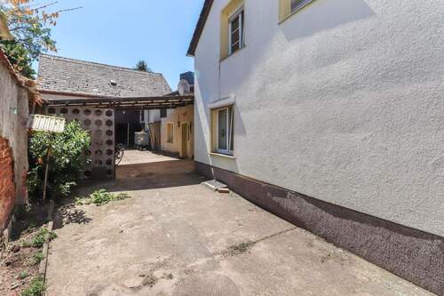 Hofauffahrt - 4 Zimmer Doppelhaushälfte in Bismark