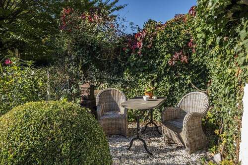 romantische Ecken im Garten - 