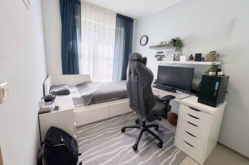 Kinderzimmer / Büro - 