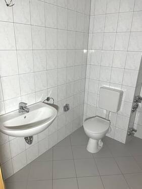 Bad mit Dusche - 
