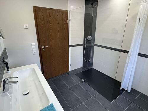 Badezimmer (2).JPG - 