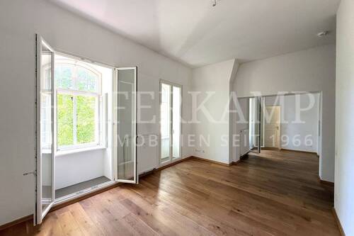 Wohn-Essbereich - 2 Zimmer Etagenwohnung zum Kaufen in Berlin