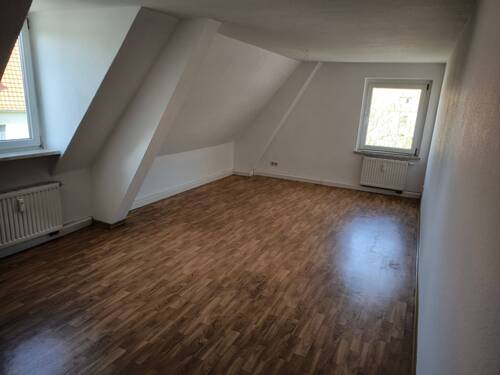 Wohnzimmer - ++ RESERVIERT ++ 2,5 RWG in Borna