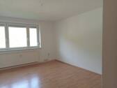 Wohnzimmer - 3 Zimmer Etagenwohnung zur Miete in Kriebstein