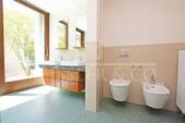 Vollbad mit separater Dusche - 