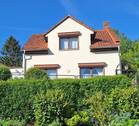 Straßenansicht - Einfamilienhaus - Einfamilienhaus mit separatem Wohnbungalow zur sofortigen Nutzung im Erfurter Südwesten