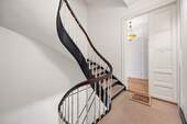 Treppenhaus / Eingang Wohnung - Etagenwohnung mit 74,00 m&sup2; in Hamburg zum Kaufen