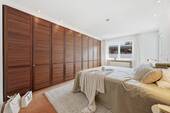 Schlafzimmer mit Einbauschrank - 