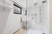 Saunabereich mit Dusche - 
