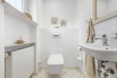 Gäste-WC - 5 Zimmer Reihenendhaus in Haar