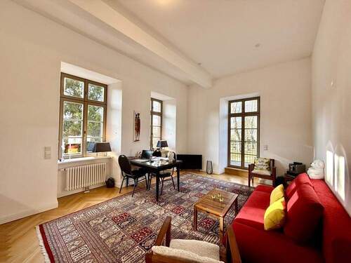 Wohnzimmer I - 2 Zimmer Etagenwohnung zum Kaufen in Heppenheim