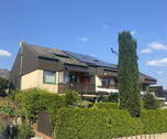 Hausansicht von Straße - Schönes Reiheneckhaus mit Garten, TG und Stellplatz in Ehningen