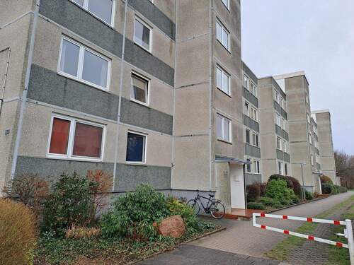 Wohngebäude - 3 Zimmer Etagenwohnung zur Miete in Neumünster