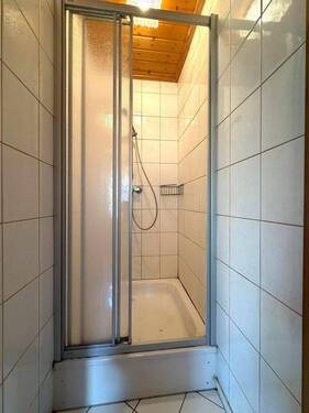 Hinterhaus: Dusche - 