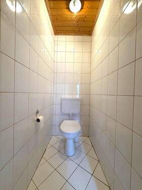 Hinterhaus: WC - 